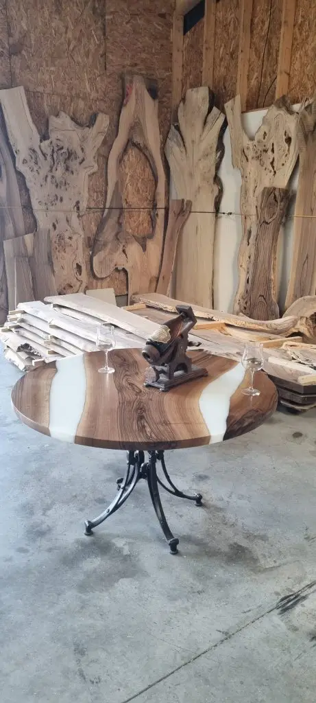 table ronde epoxy blanc bouteille stanwood